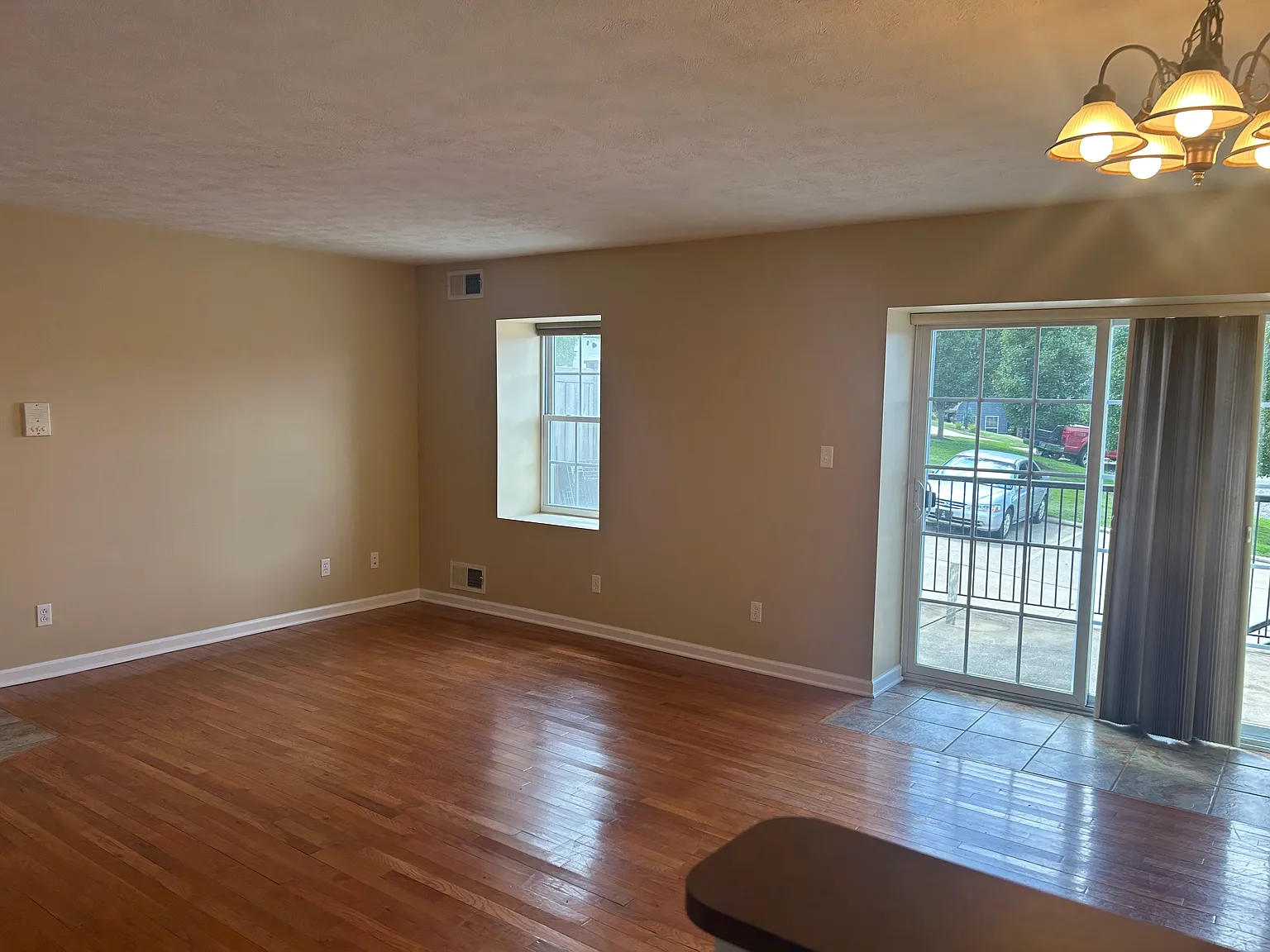 2 bed, 2.5 bath, $1,400 — Photo 2