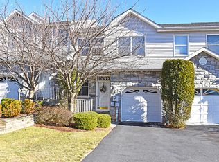 11 Springhill Dr, Morris Plains, NJ 07950