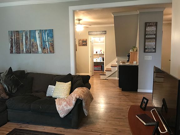 5th image of 831 Stafford St