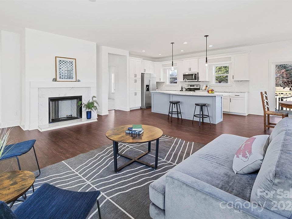 1st image of 15 Henrys Way