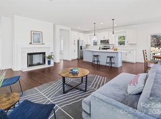 15 Henrys Way, Hendersonville, NC 28792