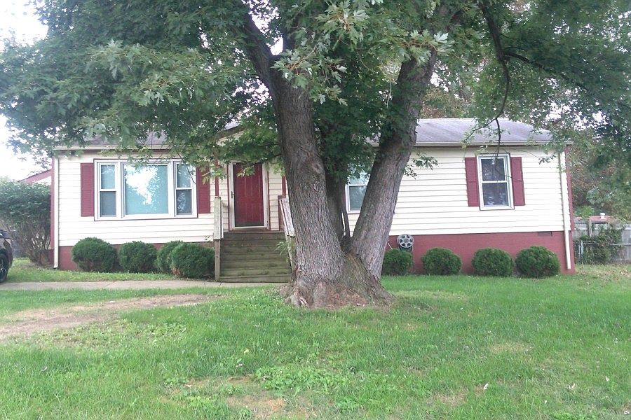 1st image of 8919 Leafycreek Dr