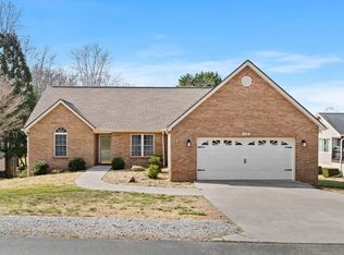 176 Cheeskogili Way, Loudon, TN 37774