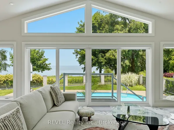 53 Beachview Dr, Saint Catharines, ON L2N 3W4