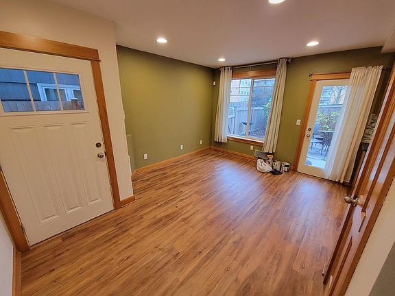 1st Floor Living Space