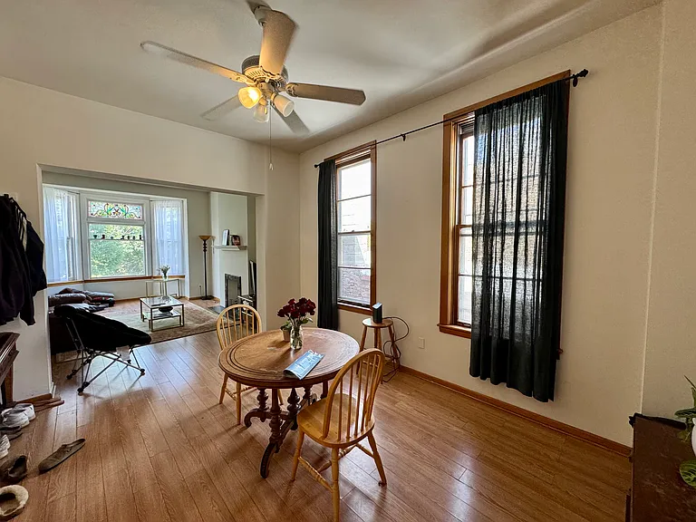 1145 W Webster Ave #3F — Photo 3