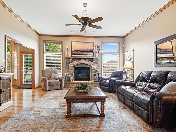 4th image of 7702 SW 27th St