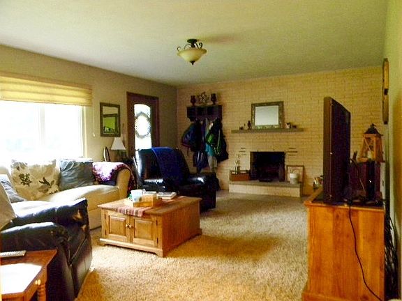 3rd image of 875 E Carolyn Dr
