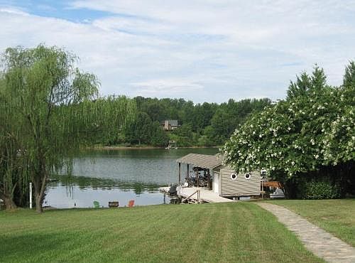 2nd image of 736 Boxwoodgreen Dr