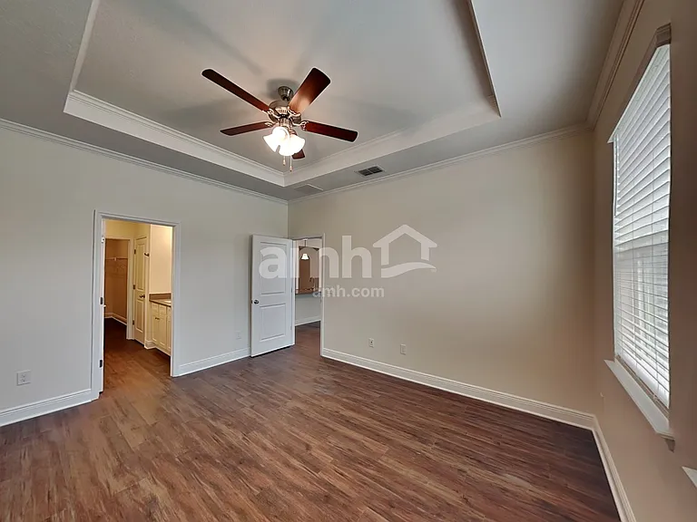 1379 Sky Lakes Dr — Photo 15