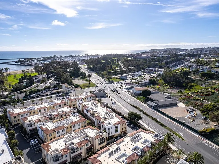3318 Doheny Way — Photo 42