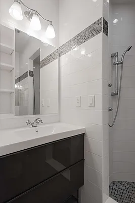Sold by Samuel Realty Group LLC | media 7