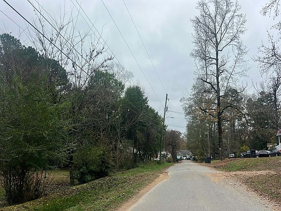 5th image of 237 3rd Ave NW