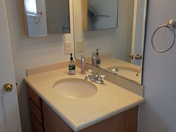 4th image of 1165 Hackberry Dr