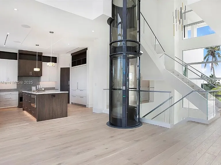1798X Holiday Ln — Photo 6