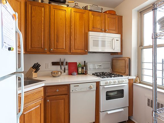2nd image of 100 8th Ave APT 6E