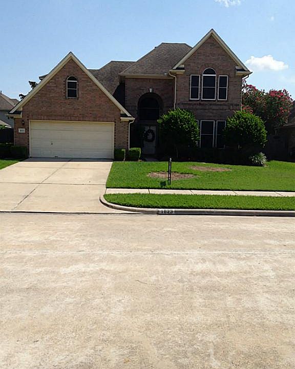 1st image of 1823 Oak Lodge Dr