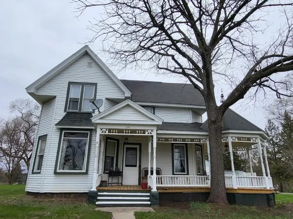 207 Clay St, Montello, WI 53949