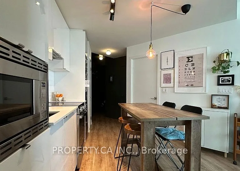 49 E Liberty St #1407 — Photo 12