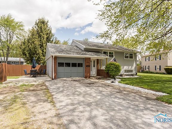 3rd image of 708 Christina Ct