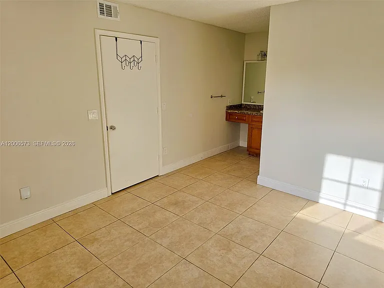 3690 N 56th Ave #912 — Photo 9