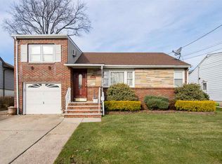 1049 Garry Ter, Secaucus, NJ 07094