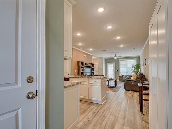 5th image of 593 Vinings Drive