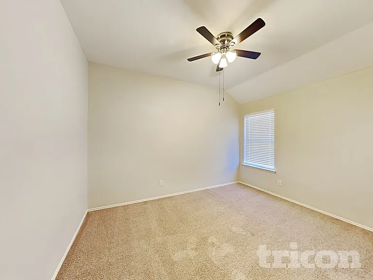 1615 Hillside Dr — Photo 15