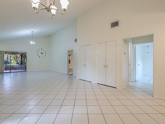4th image of 5614 Hammock Lane #113