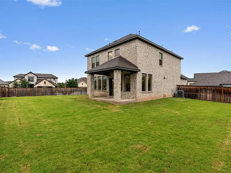 2437 Burberry Ln — Photo 31
