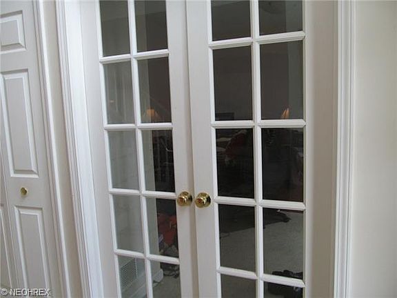 3rd image of 1673 McCausland Dr