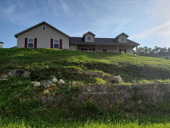5th image of 135 Whispering Meadows Pkwy