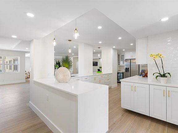 4th image of 111 N Pompano Beach Boulevard #903