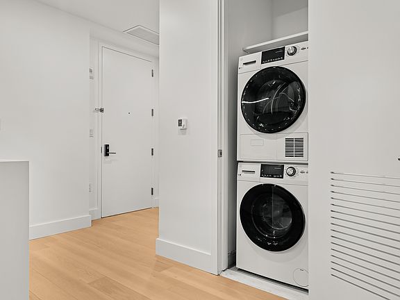 5th image of 250 W 49th St #12103
