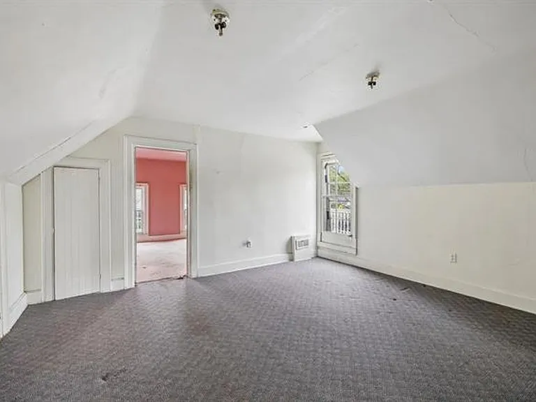 875 Water St — Photo 9