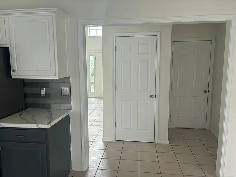 10123 Spring Gate Dr — Photo 7