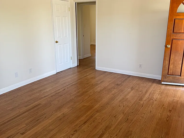 1648 Talmadge St — Photo 5