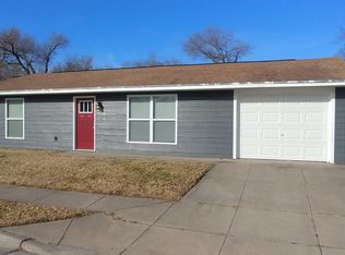 302 Dorset Dr, Emporia, KS 66801
