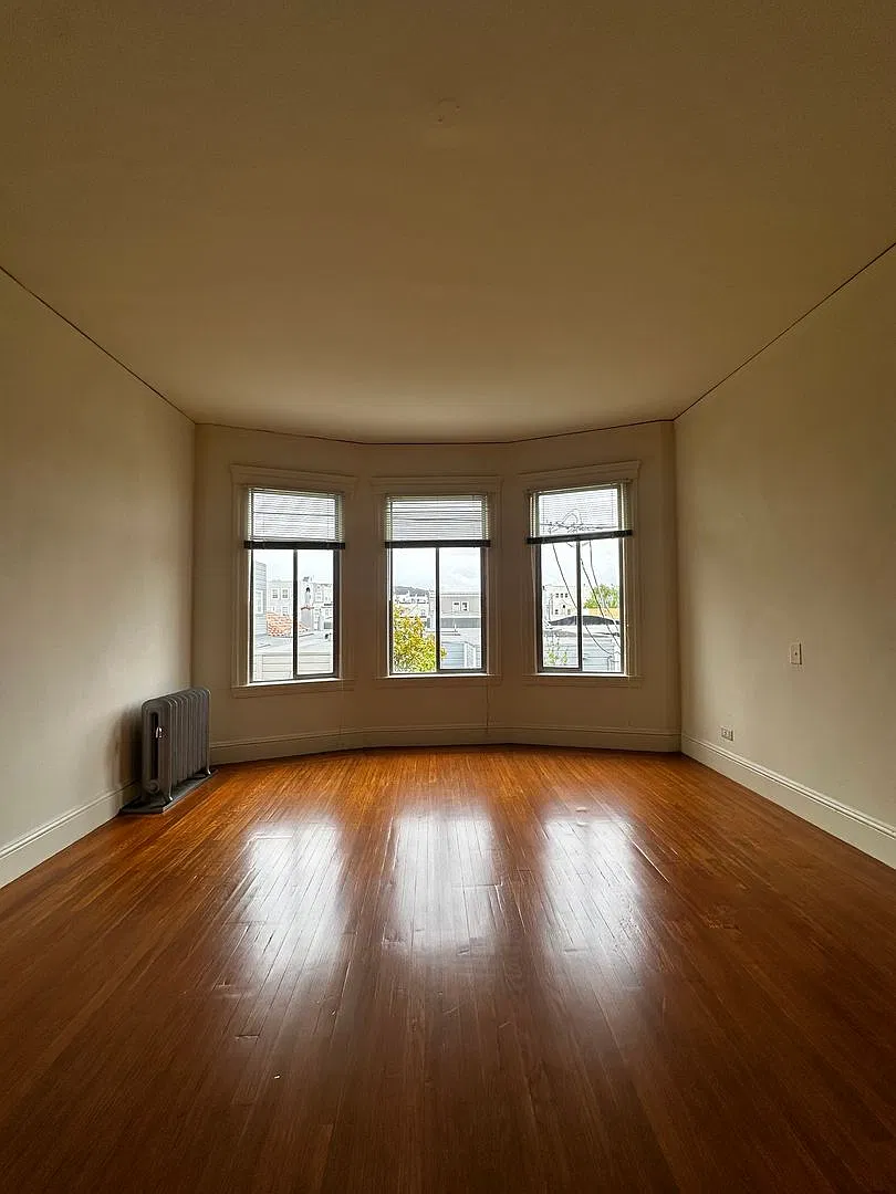 200 Alhambra Street (1361r) — Photo 2