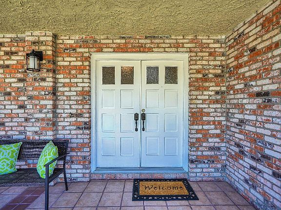 2nd image of 43025 Scofield Ct