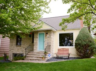 4232 Shoreline Dr, Robbinsdale, MN 55422