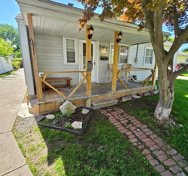 1st image of 32257 Oscoda Ct