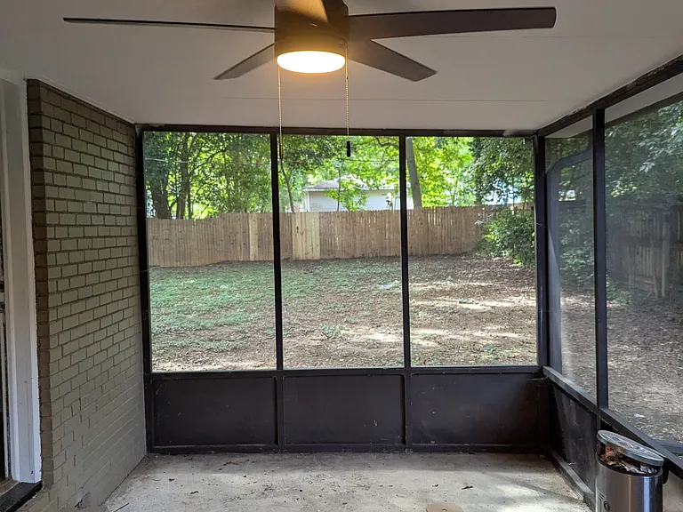 1709 Anderson St — Photo 12