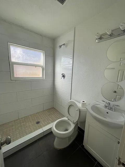 621 S Simms St — Photo 3