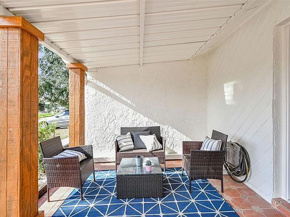 5th image of 215 Gardenia Rd