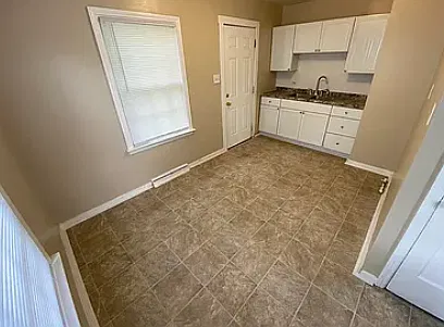 Coming Soon Cozy 3 Bedroom House — Photo 3