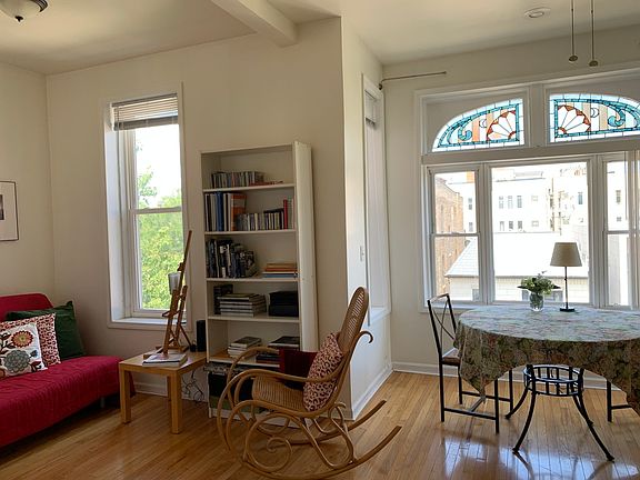4th image of 1413 W Superior St #3