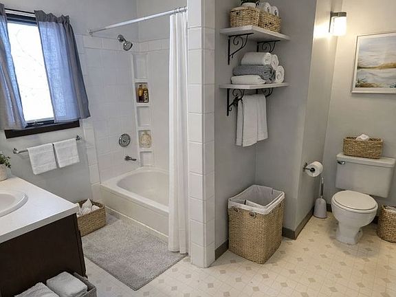 5th image of 102 10th St #201