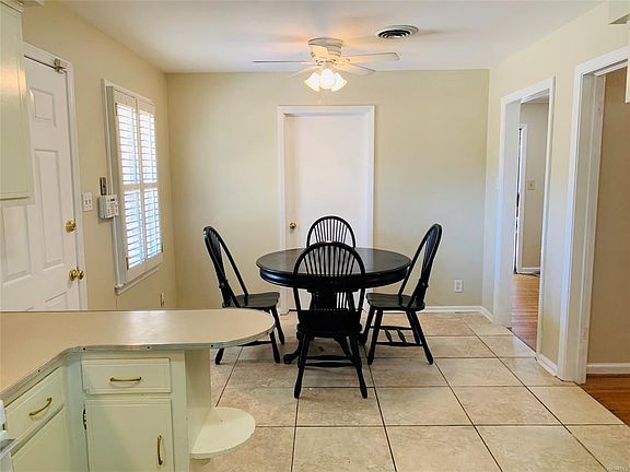 4th image of 320 Bellehurst Dr