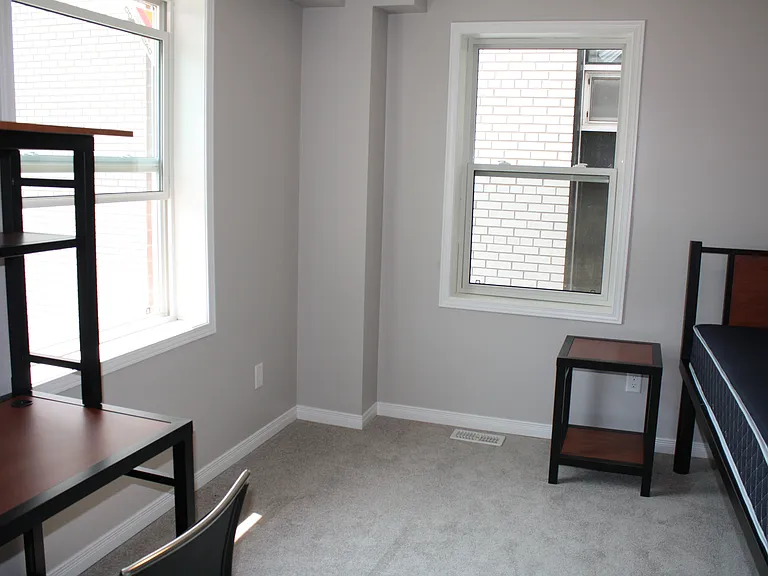 1098 Main St W #5 — Photo 9